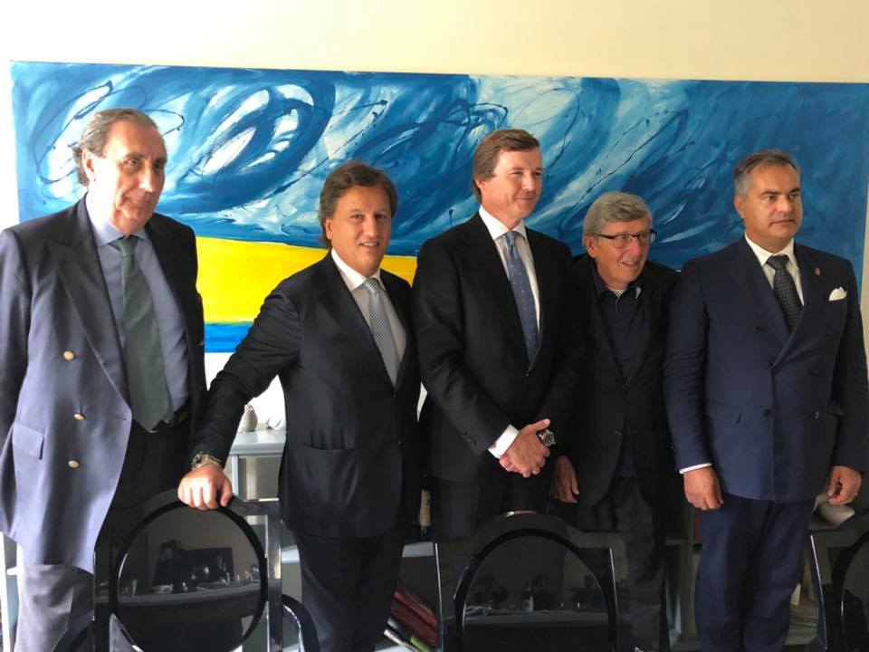 42390223_1532951843472653_8105799977109815296_n-2